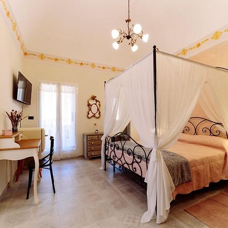 Come Nelle Favole The Classic B&B Тойрано Экстерьер фото