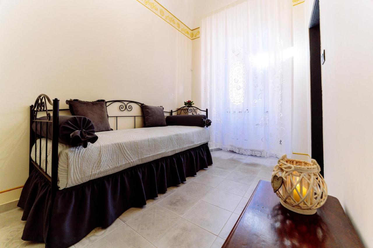 Come Nelle Favole The Classic B&B Тойрано Экстерьер фото